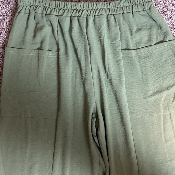 Sage Green Pants Lightweight Relaxed Flowy Elastic Waist Front Pockets XL NWOT - Picture 2 of 6